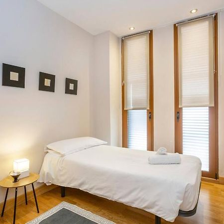 Marieta Apartment By The Castle With Ac Alicante Bagian luar foto