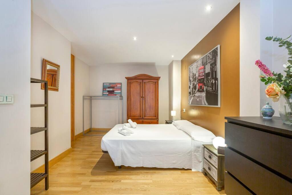 Marieta Apartment By The Castle With Ac Alicante Bagian luar foto