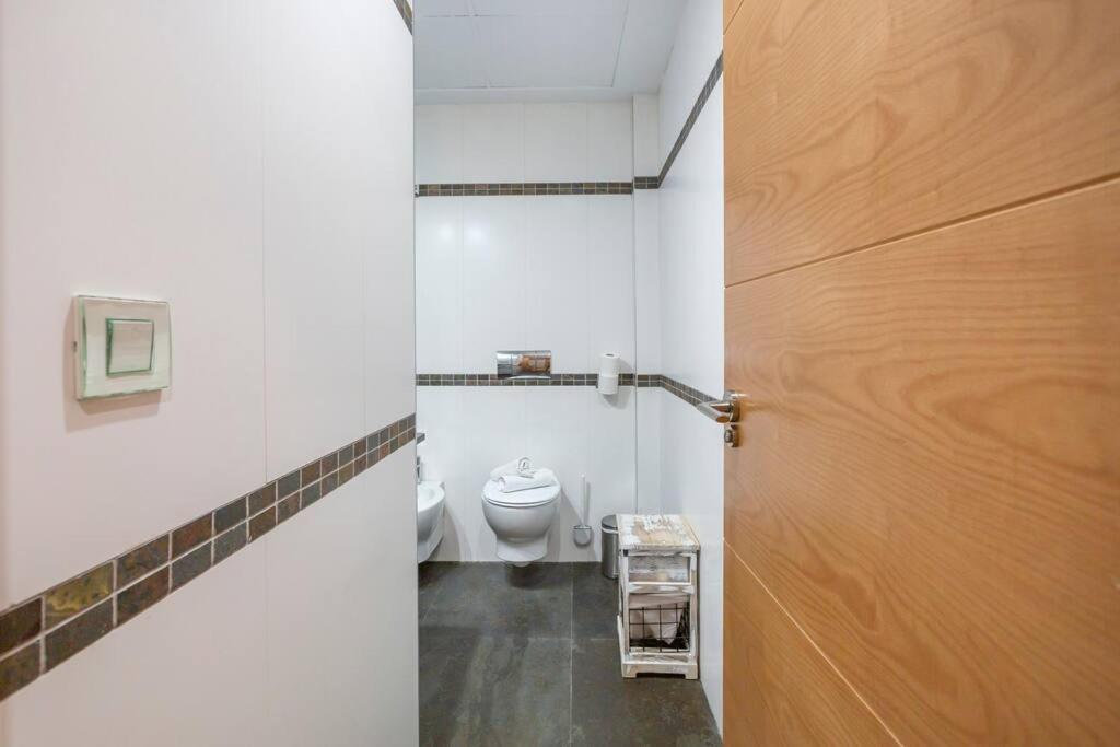 Marieta Apartment By The Castle With Ac Alicante Bagian luar foto