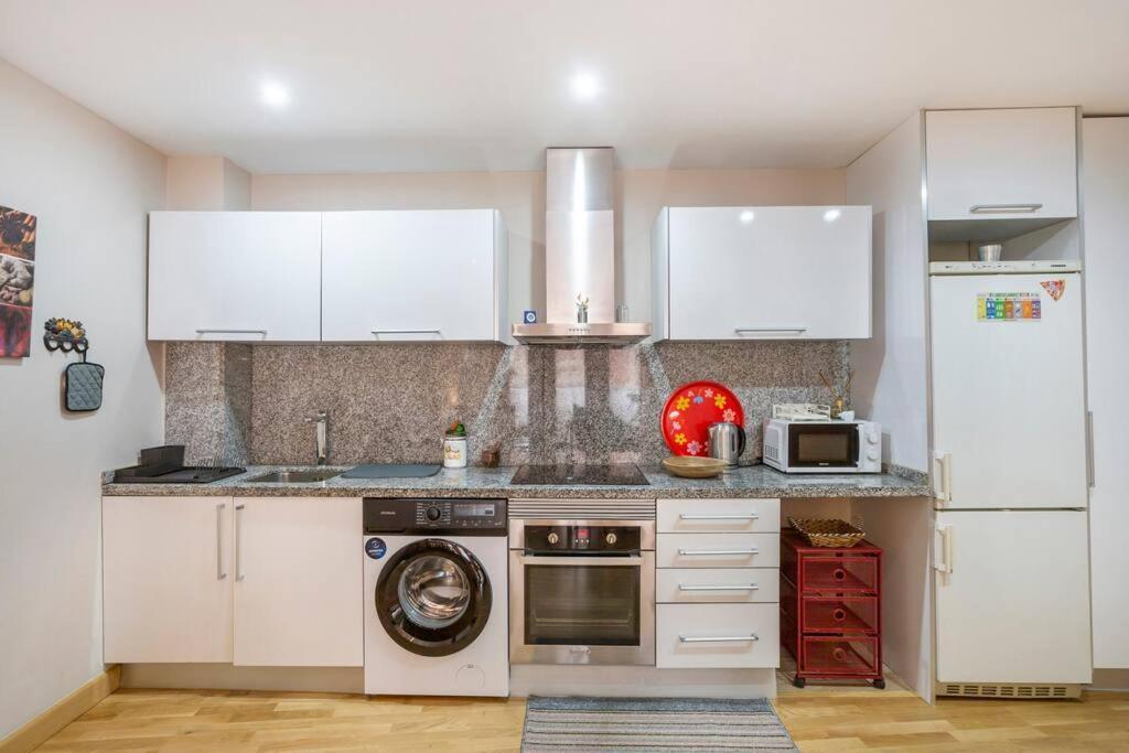 Marieta Apartment By The Castle With Ac Alicante Bagian luar foto