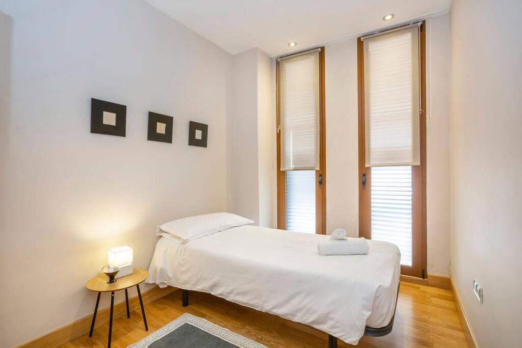 Marieta Apartment By The Castle With Ac Alicante Bagian luar foto