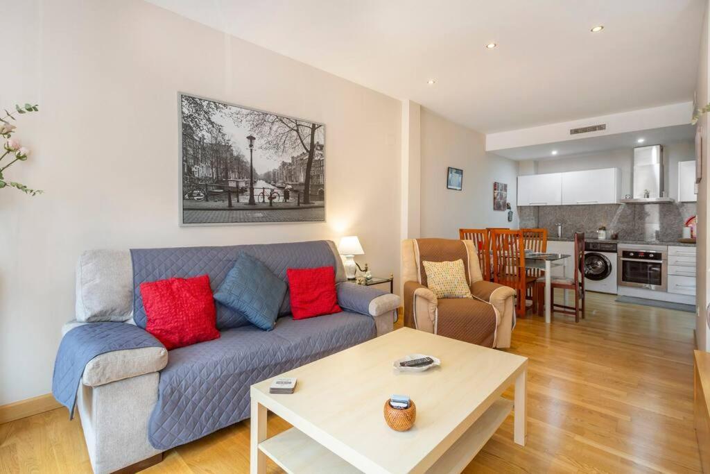 Marieta Apartment By The Castle With Ac Alicante Bagian luar foto
