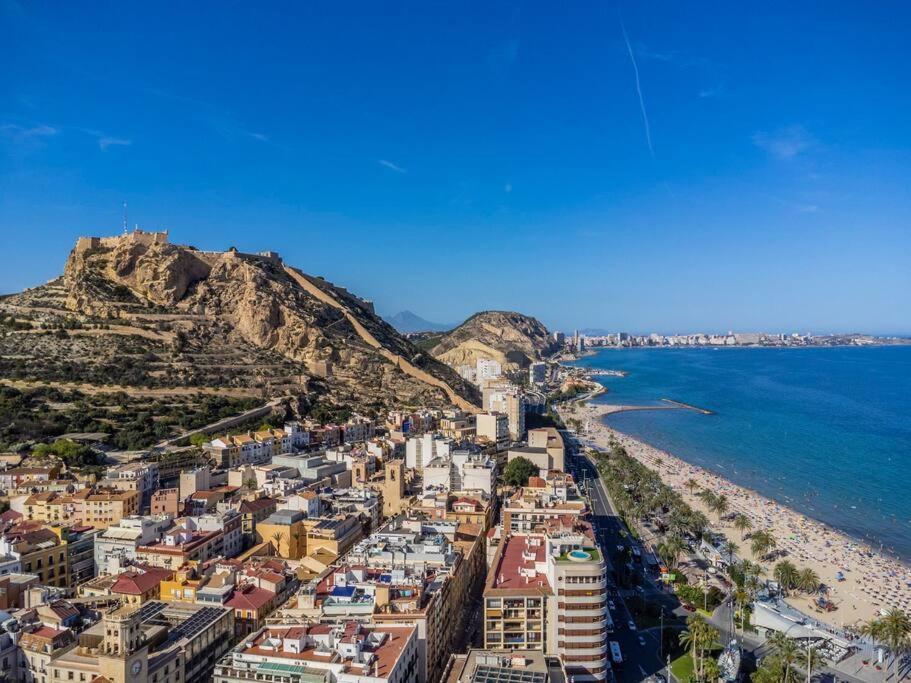 Marieta Apartment By The Castle With Ac Alicante Bagian luar foto